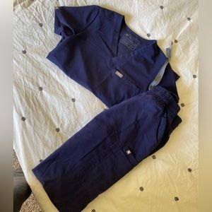 XXS Figs One Pocket Scrub Top, XS High-Wasted Cargo Pants